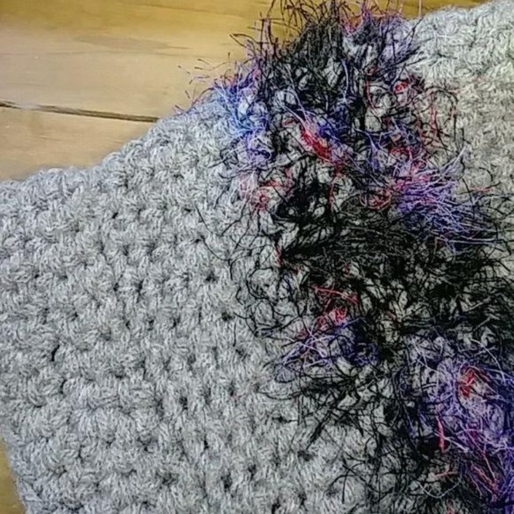 Womens Messy Bun Hat Mohair Grey Purple - Picture 2 of 2